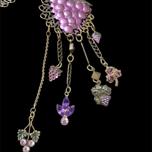 Banana Bob Fruit of the vine theme shoulder duster grape earrings clip back - Picture 10 of 12